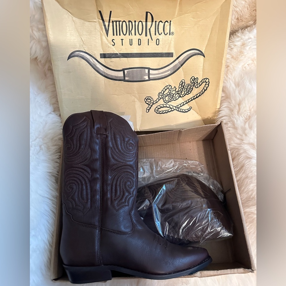 NWT Vittorio Ricci boots
